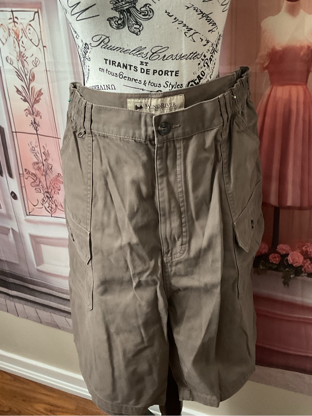 Wind River Men's Taupe Cargo Shorts - Utility Pockets
